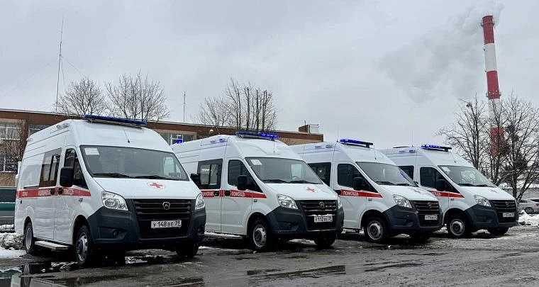 Алексей Беспрозванных: Парк санитарного автотранспорта региона пополнился десятью машинами скорой помощи
