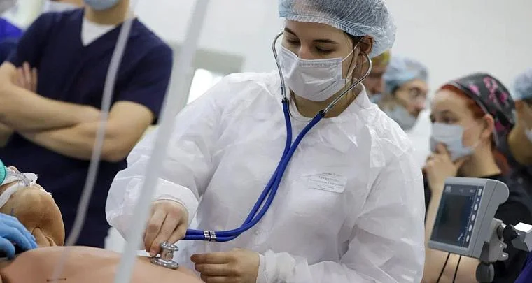 Алексей Беспрозванных: Важно, чтобы начинающие врачи связывали свою жизнь с Калининградской областью