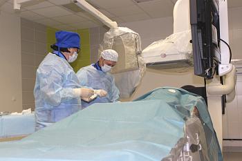 В сосудистом центре Гусевской больницы проведена первая плановая операция