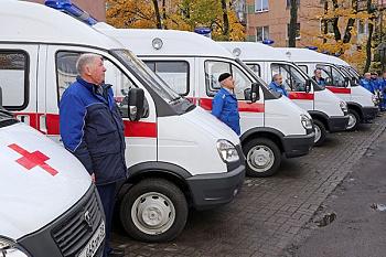 Правительство РФ выделило Калининградской области автомобили скорой помощи и школьные автобусы