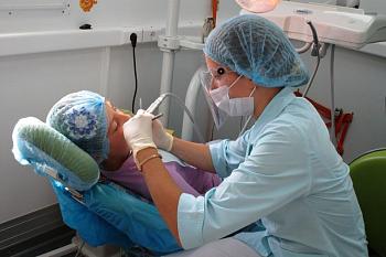 В феврале мобильный стоматологический кабинет посетили 162 маленьких жителя пос. Малое Луговое 