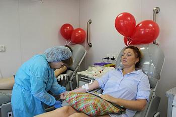 Во время очередной акции доноры впервые получили карту лояльности Службы крови