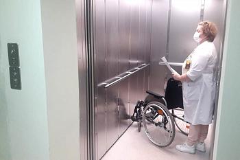 В Зеленоградской и Полесской больницах полностью обновили лифты стационаров